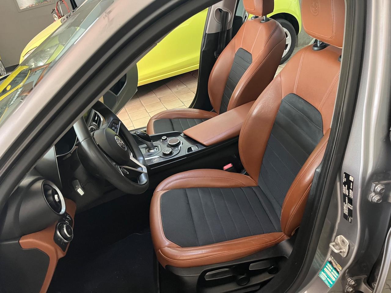 Alfa Romeo Giulia 2.2 180 CV AT8 Business Sport Launch Ed.