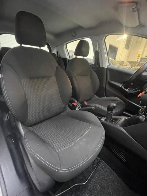 Peugeot 208 BlueHDi 75 S&S 5 porte Active