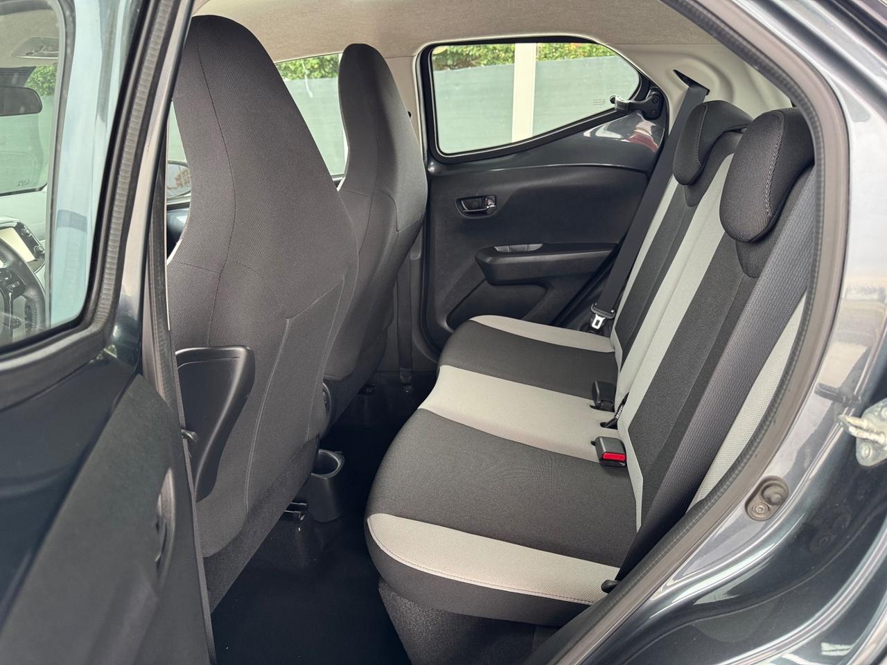 Toyota Aygo 1.0 VVT-i 69 CV 5 porte x-play