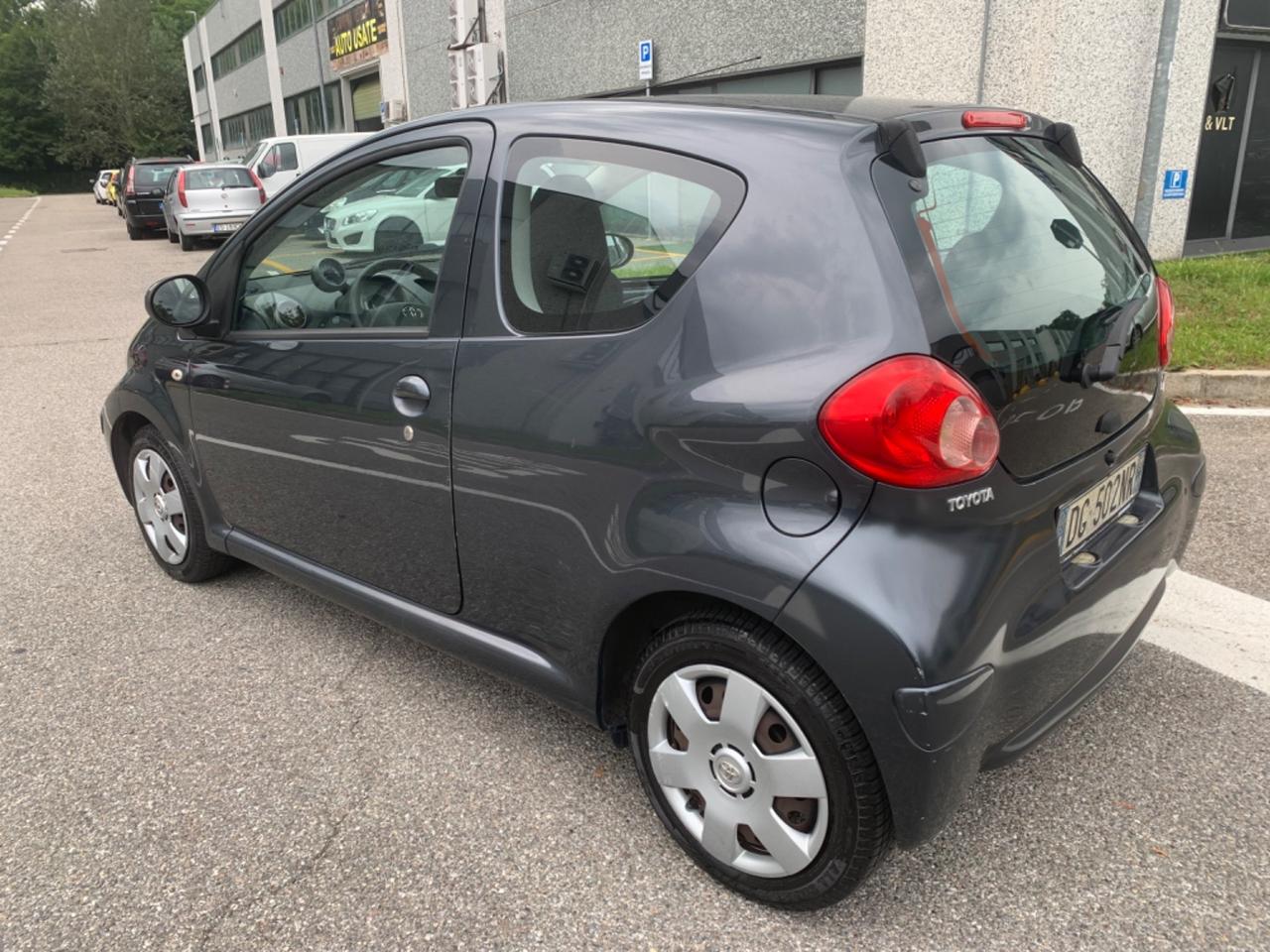 Toyota Aygo 1.0 12V VVT-i 3 porte adatta per i neopatentati