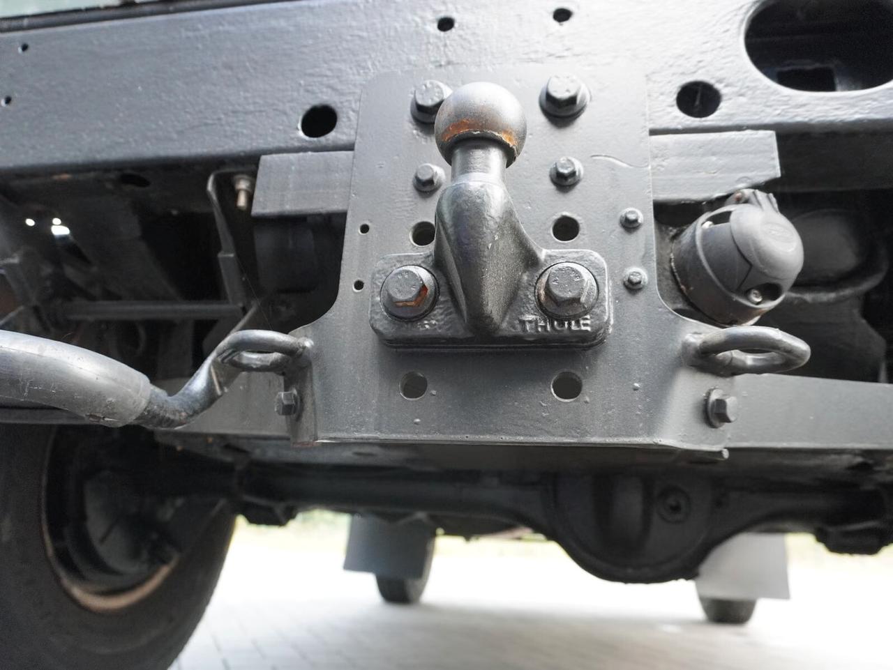 Land Rover Defender 90 TD4 Station Wagon E