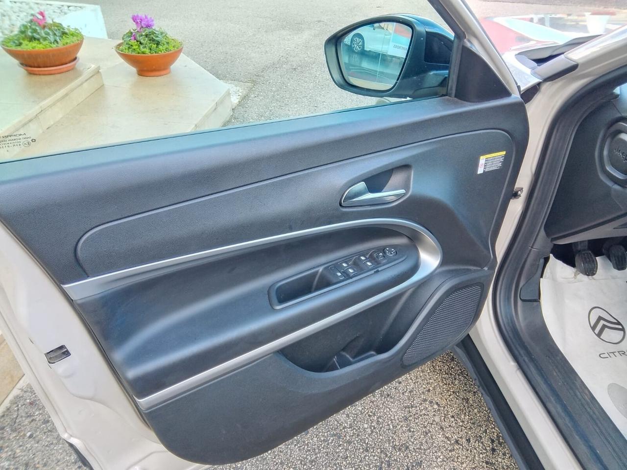 Jeep Avenger 1.2 Turbo 100 CV Summit