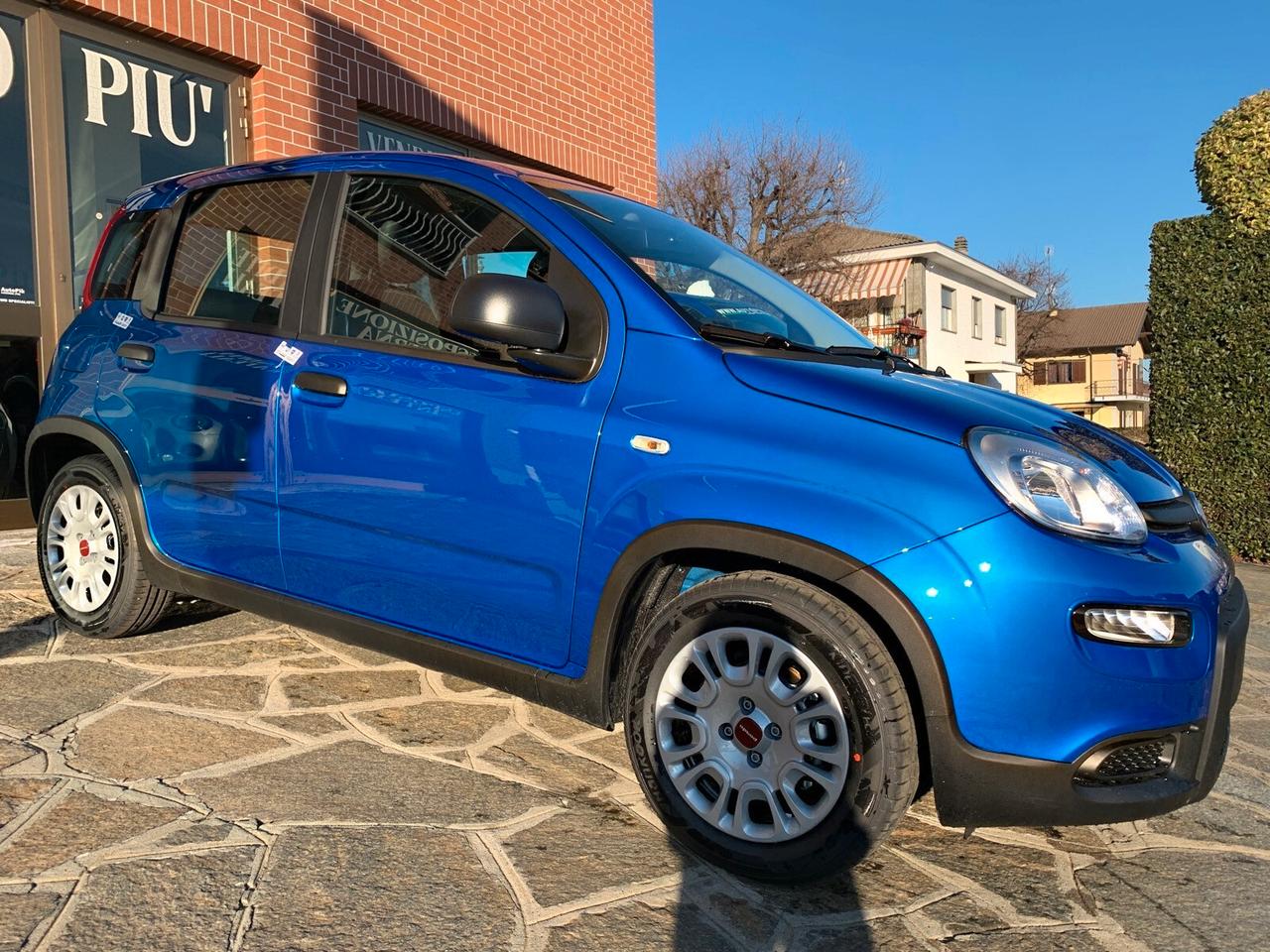 FIAT PANDA 1.0 benzina/ibrida Blu Italia KM 0