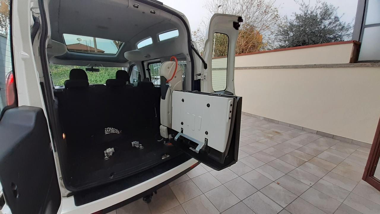 Doblo tetto alto trasporto disabili 1.6 MJT €6