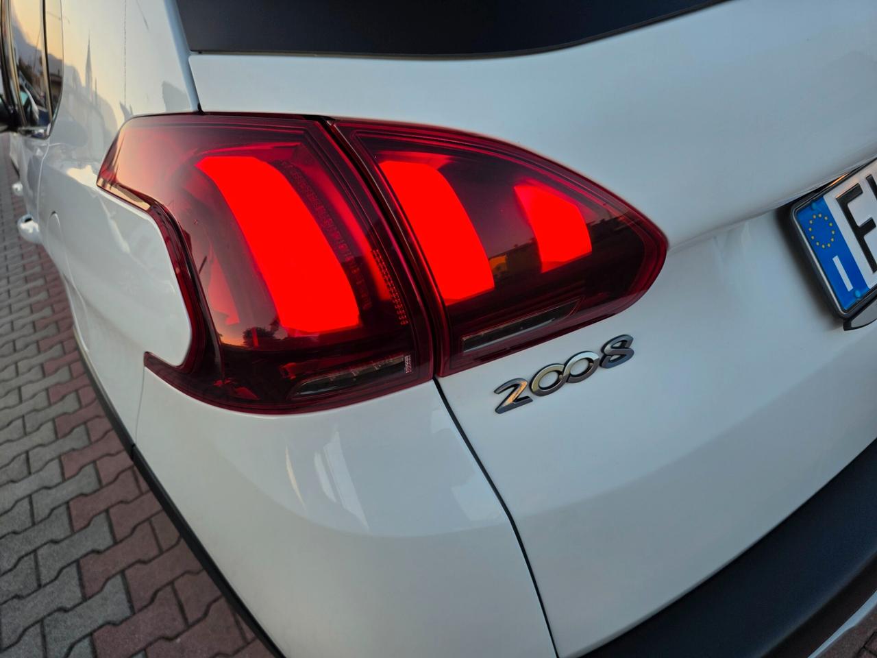 Peugeot 2008 1.6D 120cv uniproprietario perfetta e garantita