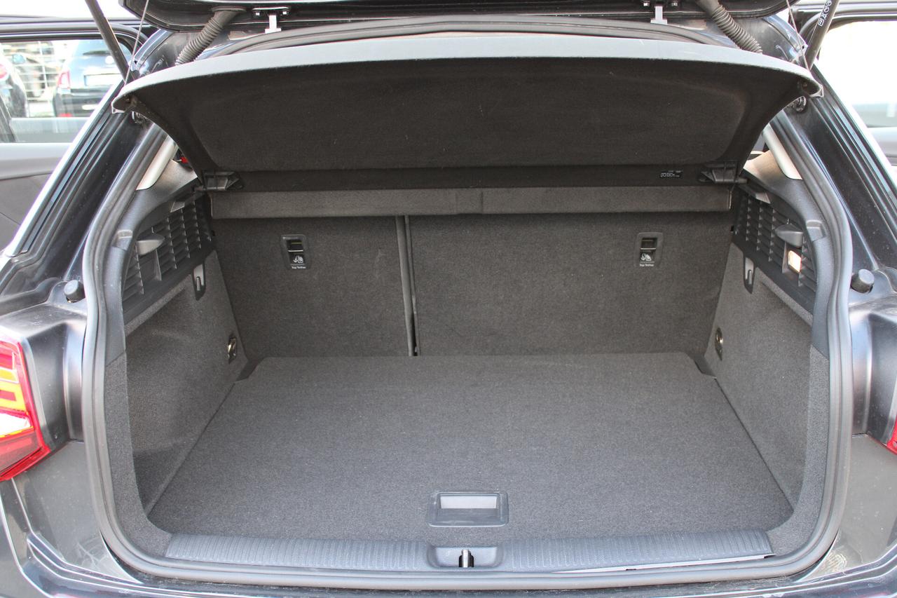 Audi Q2 30 TDI S tronic Business