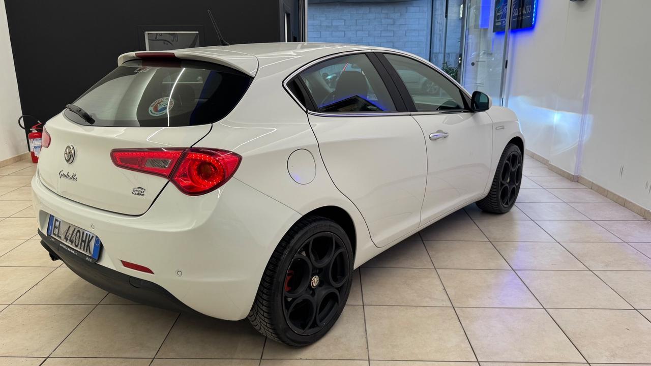 Alfa Romeo Giulietta 1.6 JTDm-2 105 CV Distinctive-2012