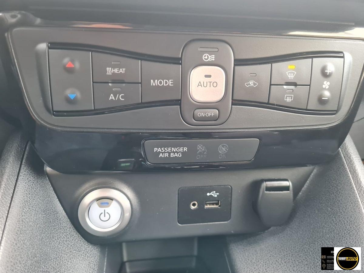 NISSAN Leaf Tekna 40 kWh-Elettrica-20.000 Km