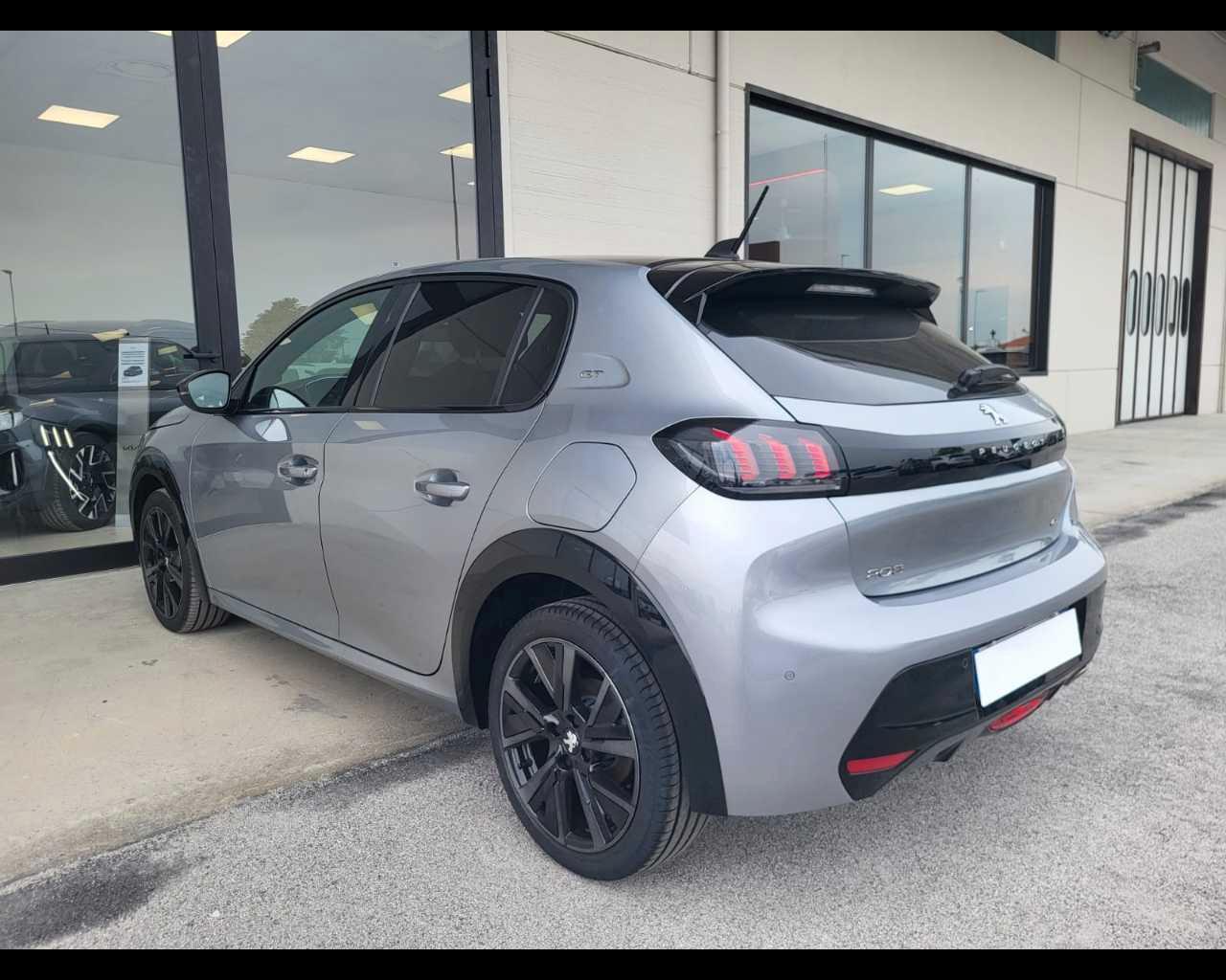 PEUGEOT 208 1.2 GT Line