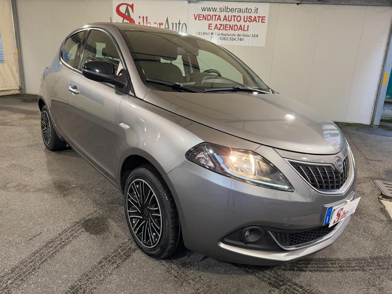 Lancia Ypsilon 1.0 firefly hybrid Gold s&s 70cv