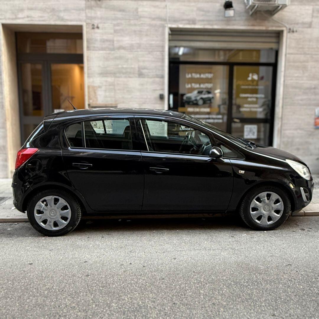 Opel Corsa 1.2 5 porte Cosmo