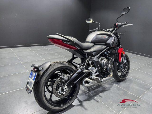 TRIUMPH Trident 660