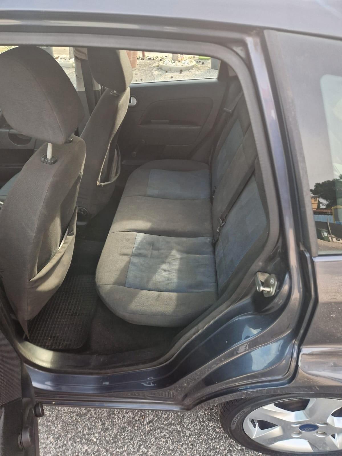 Ford Fiesta 1.2 16V 5p. Ghia