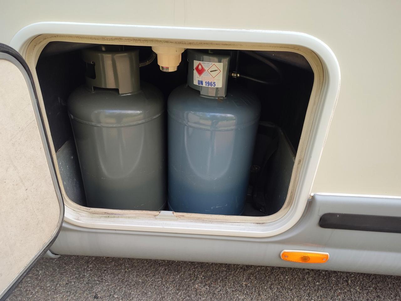 FORD TRANSIT CAMPER 6POSTI LETTO CHALLENGER 135T350