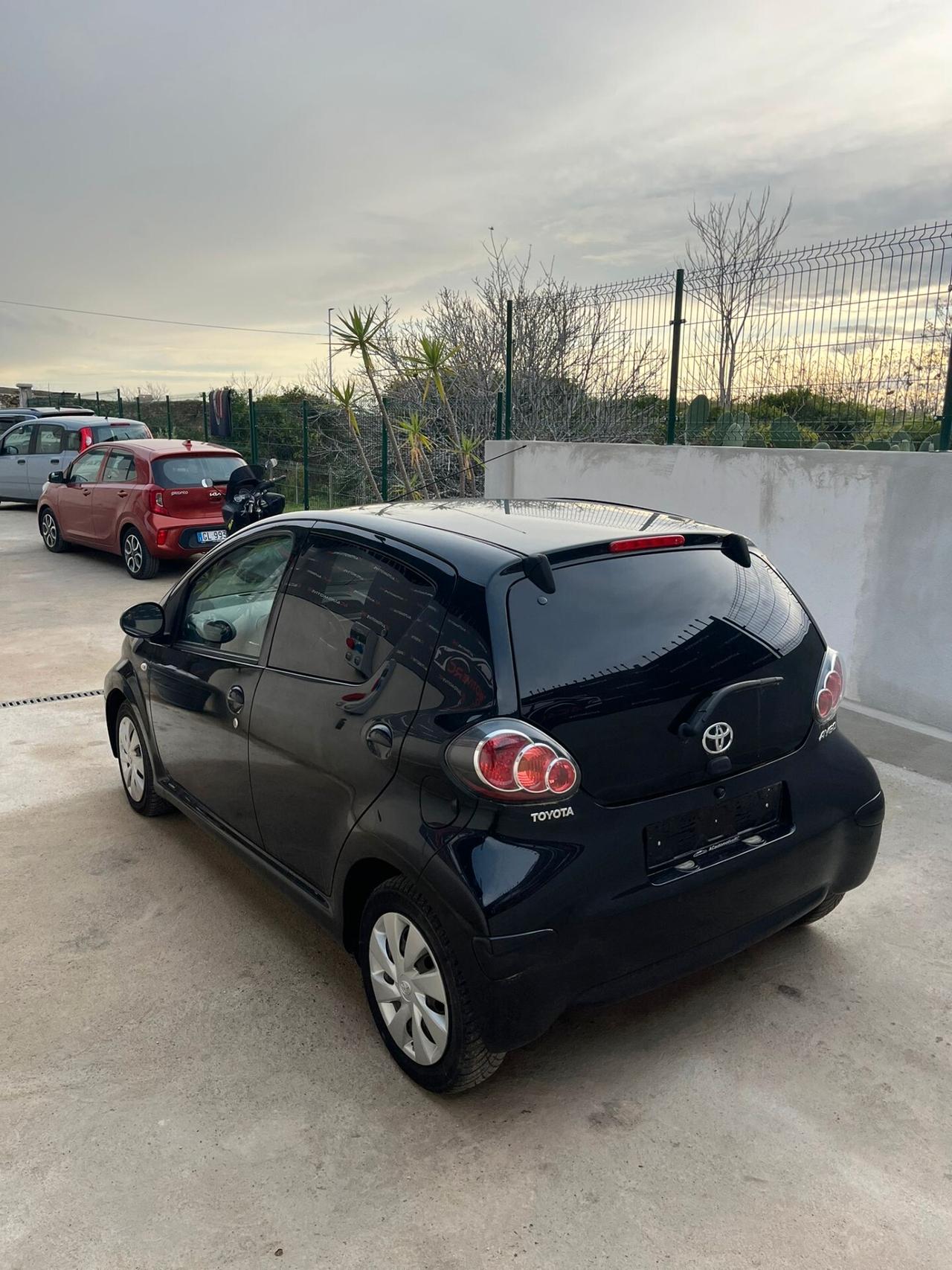Toyota Aygo 1.0 12V VVT-i 5 porte Active Connect