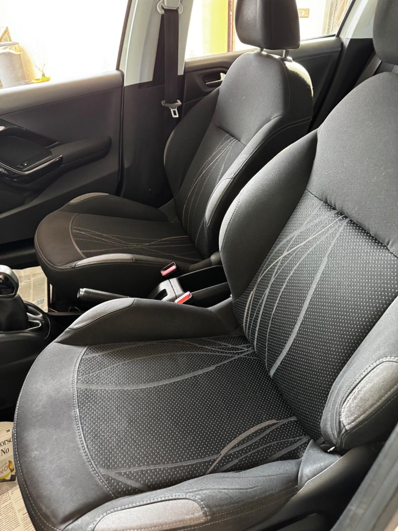 Peugeot 208 1.4 HDi 68 CV 5 porte Active