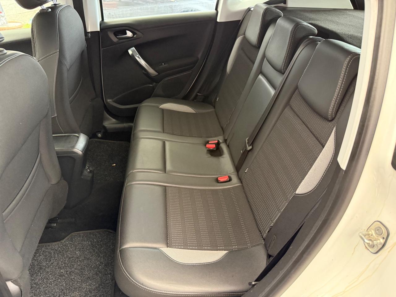 Peugeot 2008 Allure 110 Cv Automatica