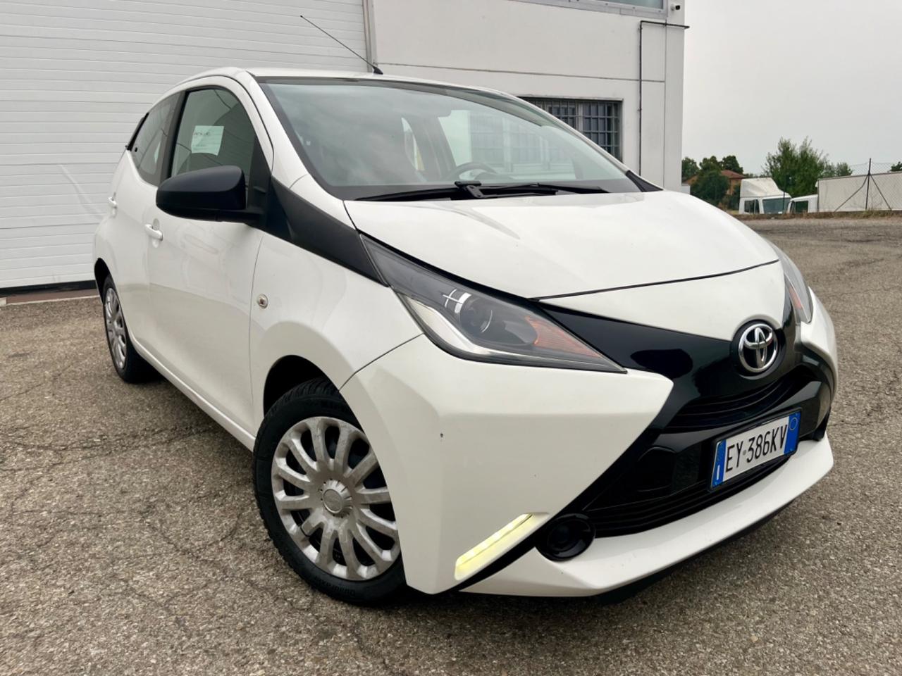 Toyota Aygo 1.0benz 2015 163.000km neopatentati