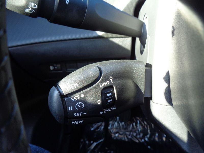 Peugeot 2008 2008 PureTech 100 S&S Allure