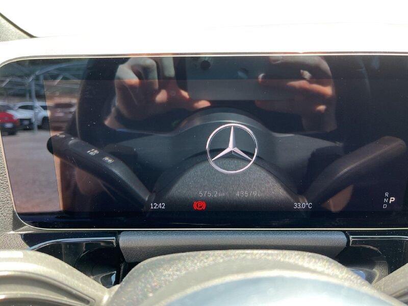 Mercedes-Benz GLA GLA-H247 2023 180 d Executive auto