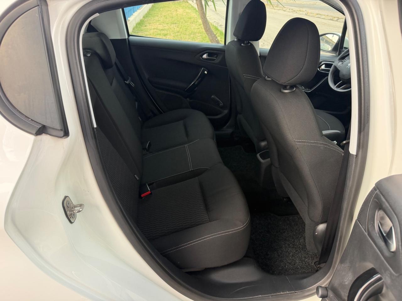 Peugeot 208 BlueHDi 1.6 Diesel 75 cv 2016