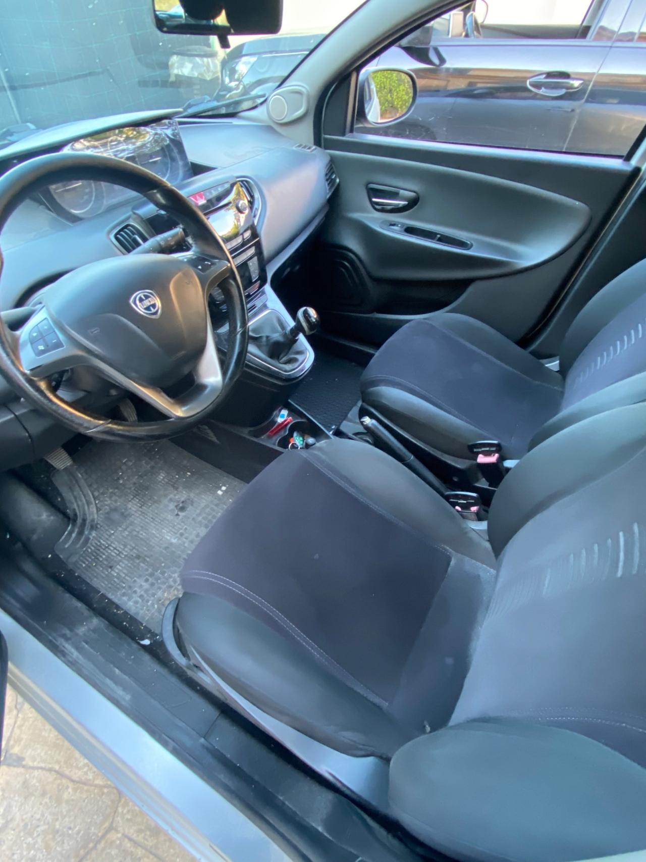 Lancia Ypsilon 1.3 MJT 16V 95 CV 5 porte S&S Gold