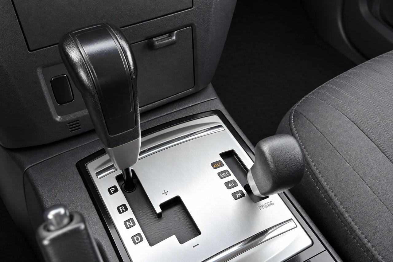 Mitsubishi Pajero 3.2 5p. 7 POSTI - GANCIO