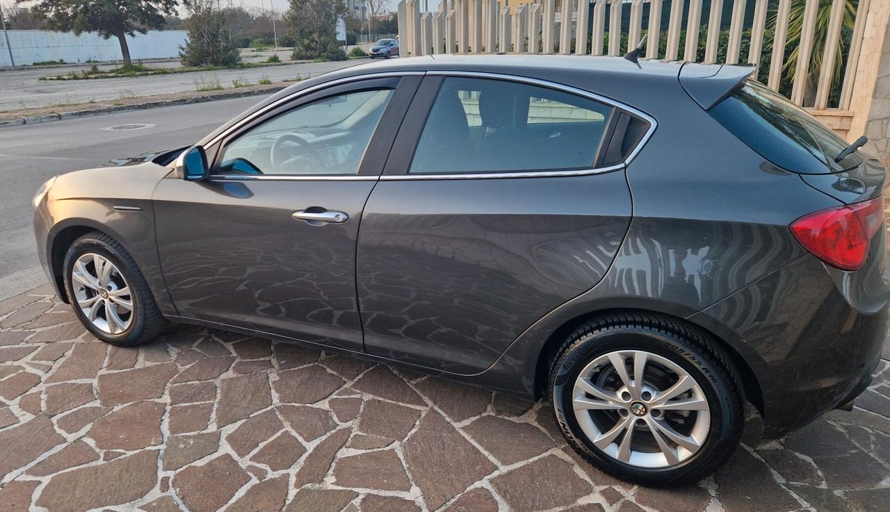 Alfa Romeo Giulietta 1.6 JTDm-2 105 CV Distinctive