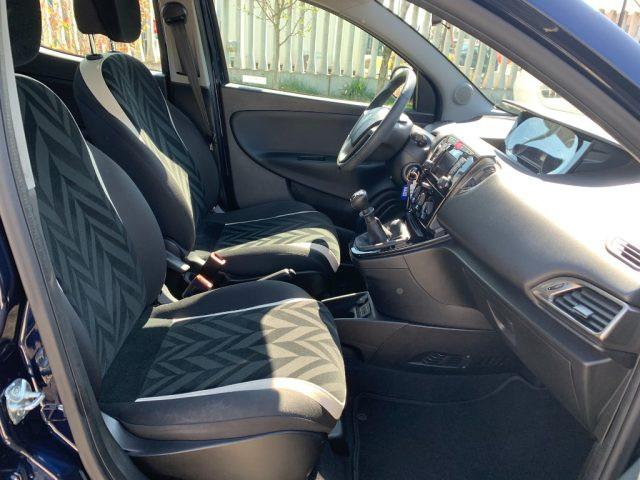 LANCIA Ypsilon 1.2 69 CV 5 porte PLATINUM