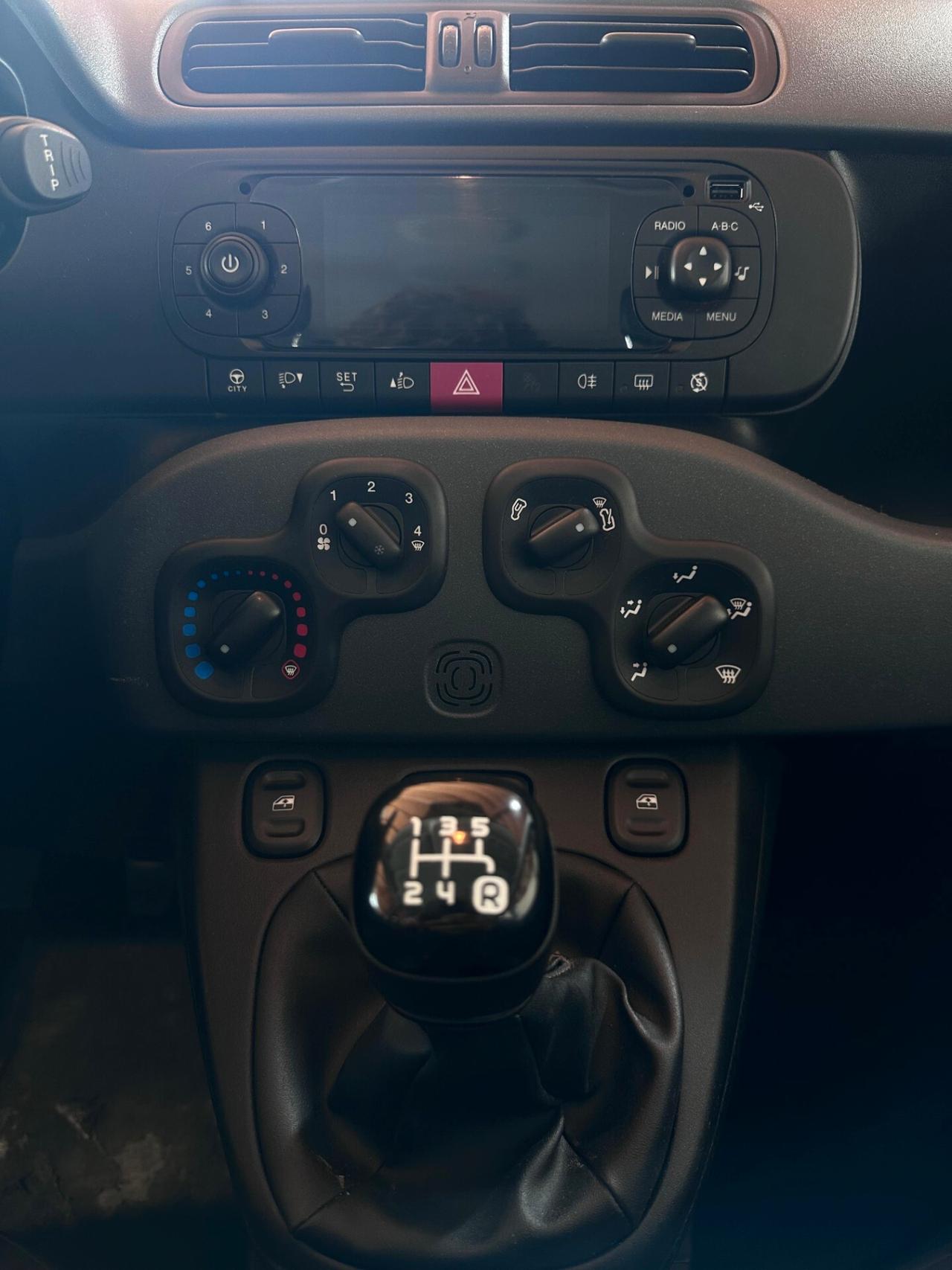 FIAT PANDA 1.2 BENZINA EASY 2019 69CV OK NEOPATENTATI