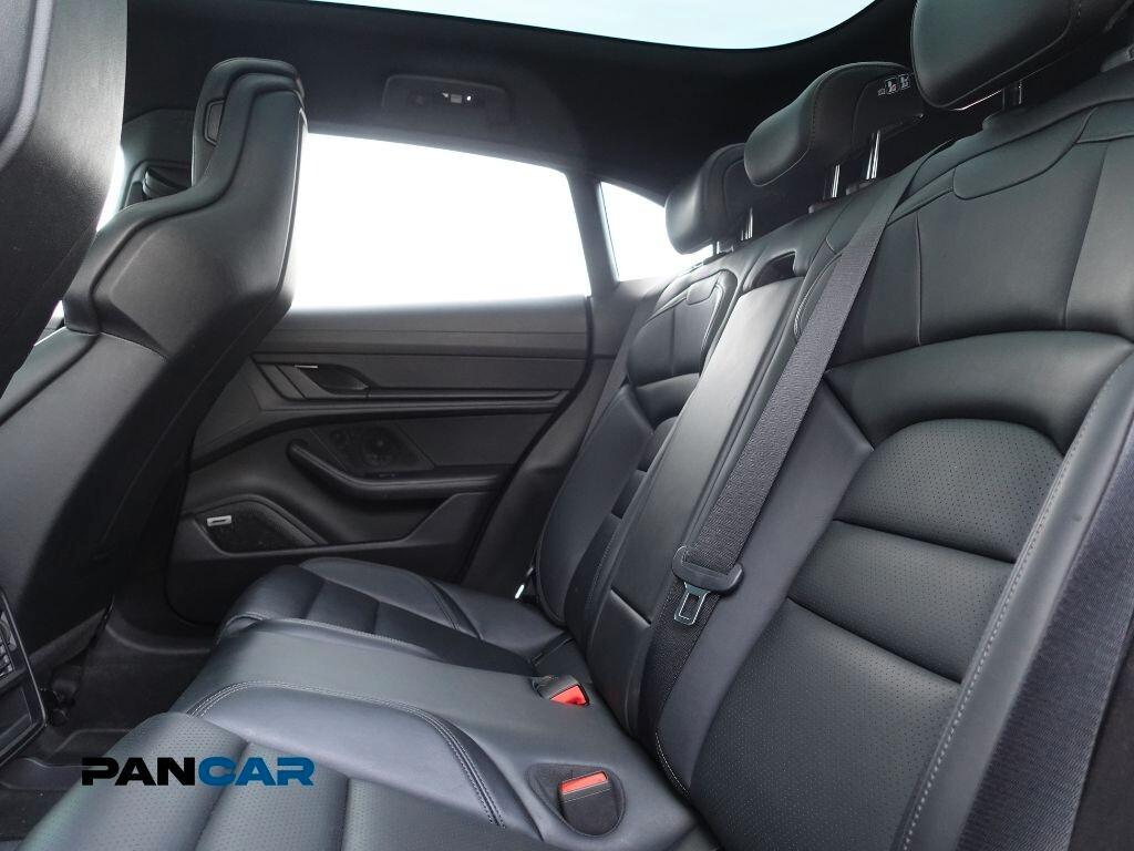 Porsche Taycan 4S Cross Turismo