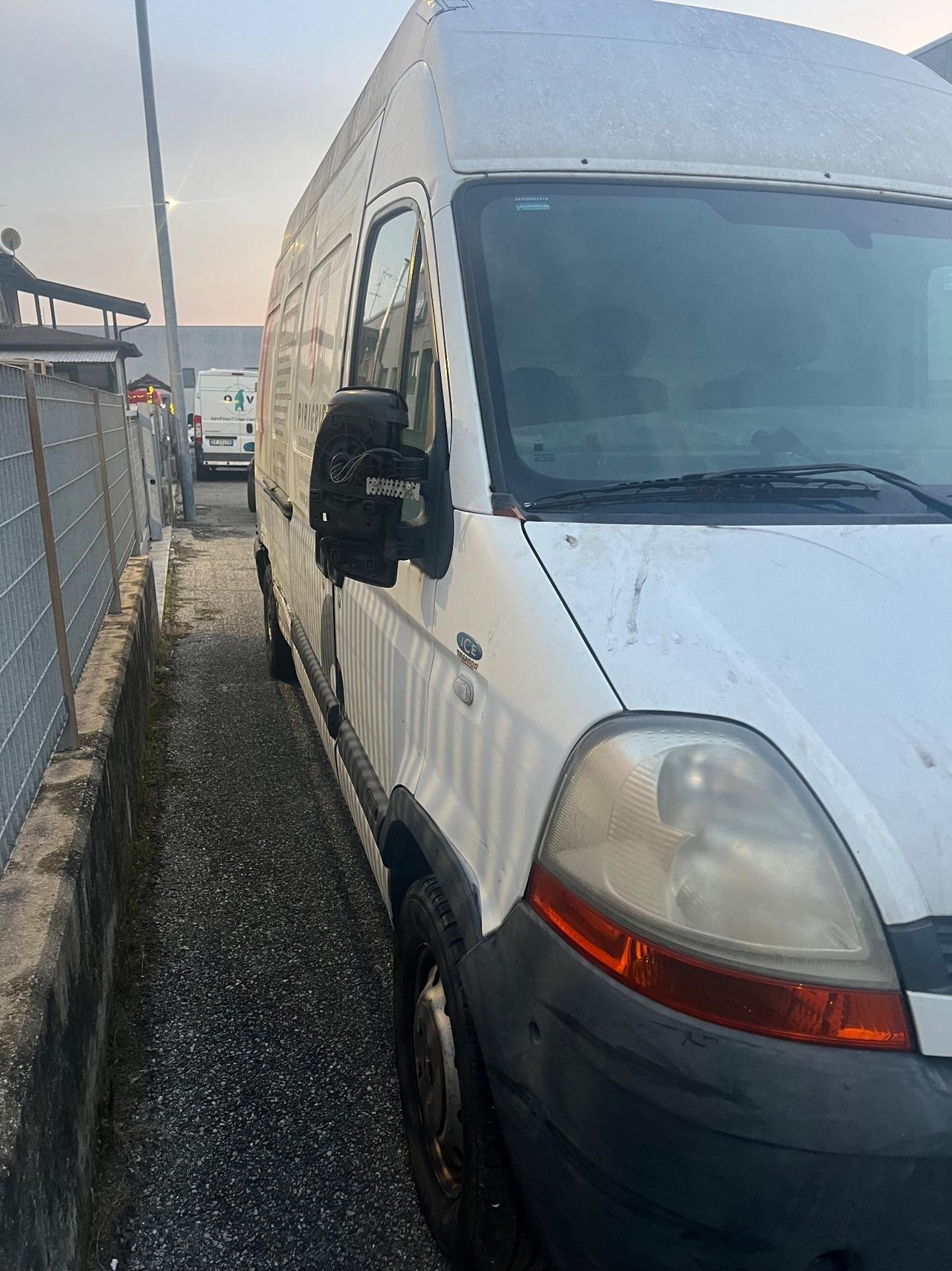 Renault Master T28/120 2.5 dCi PC-TN Furgone Ice