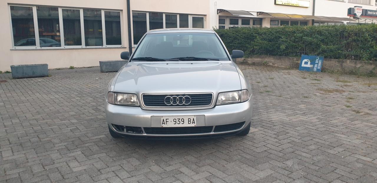 Audi A4 1.8 cat
