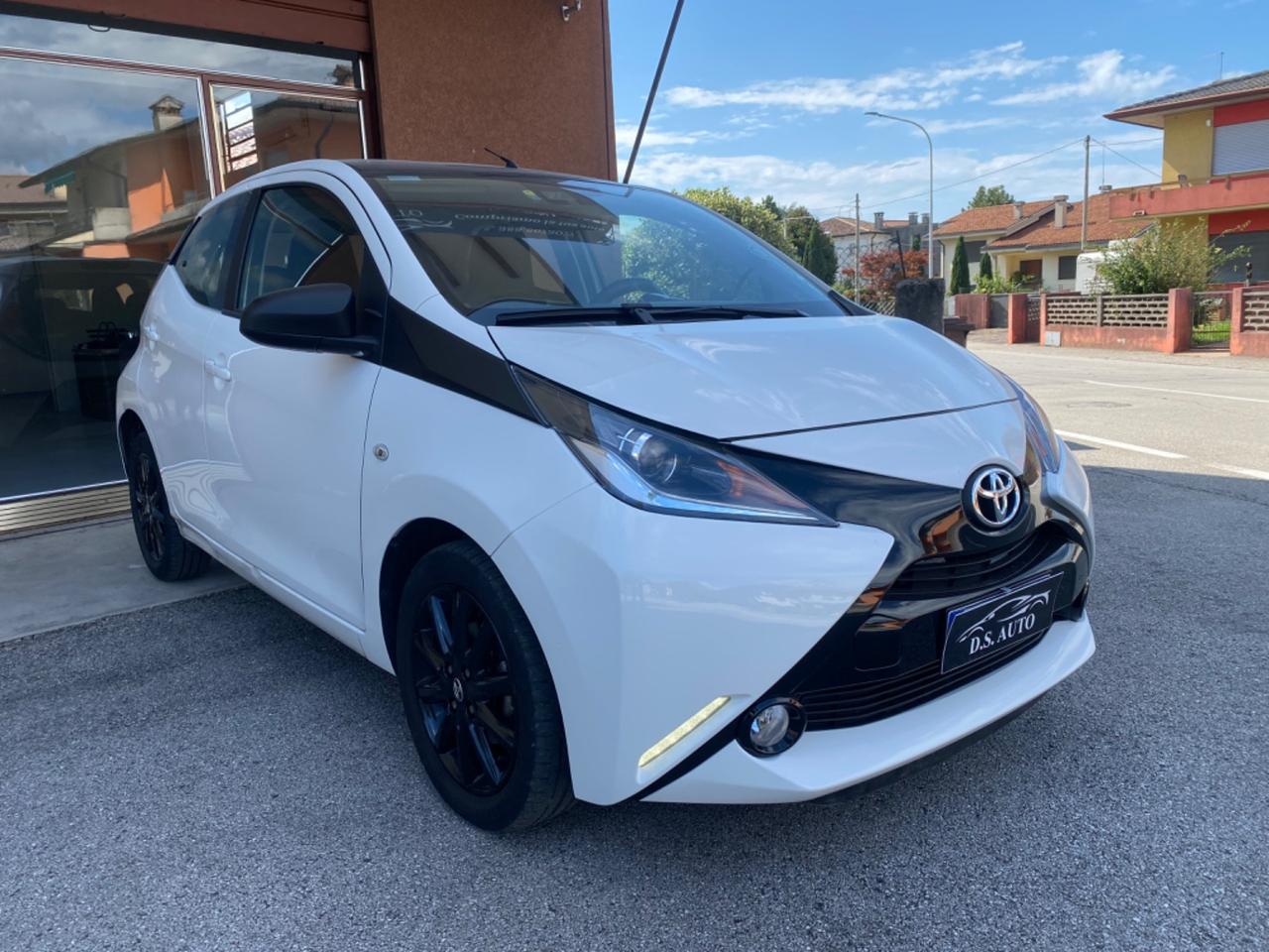 Toyota Aygo 69 CV 5 porte Ok Neopatentati