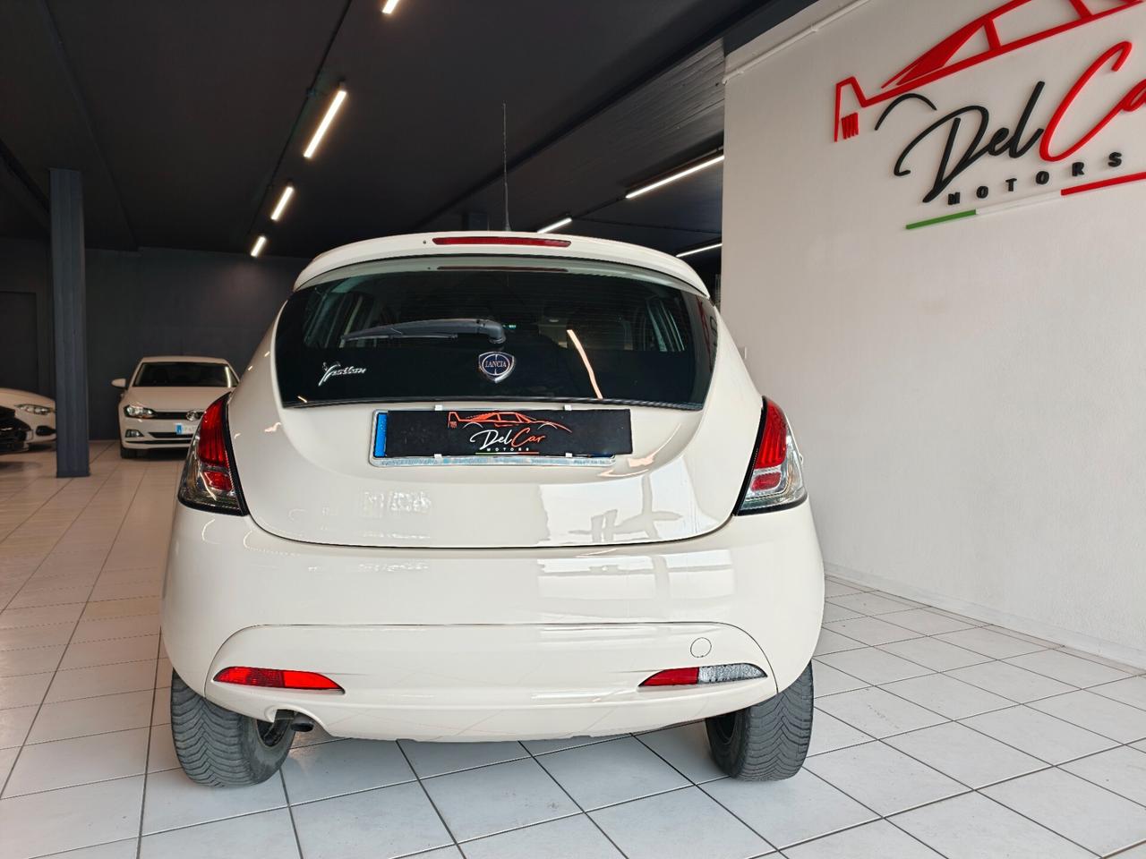 Lancia Ypsilon 0.9 TwinAir 85 CV 5 porte Metano Ecochic Gold