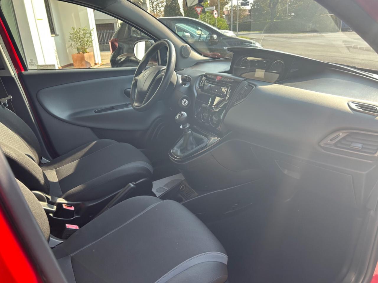 Lancia Ypsilon 1.2 69 CV 5 porte Platinum