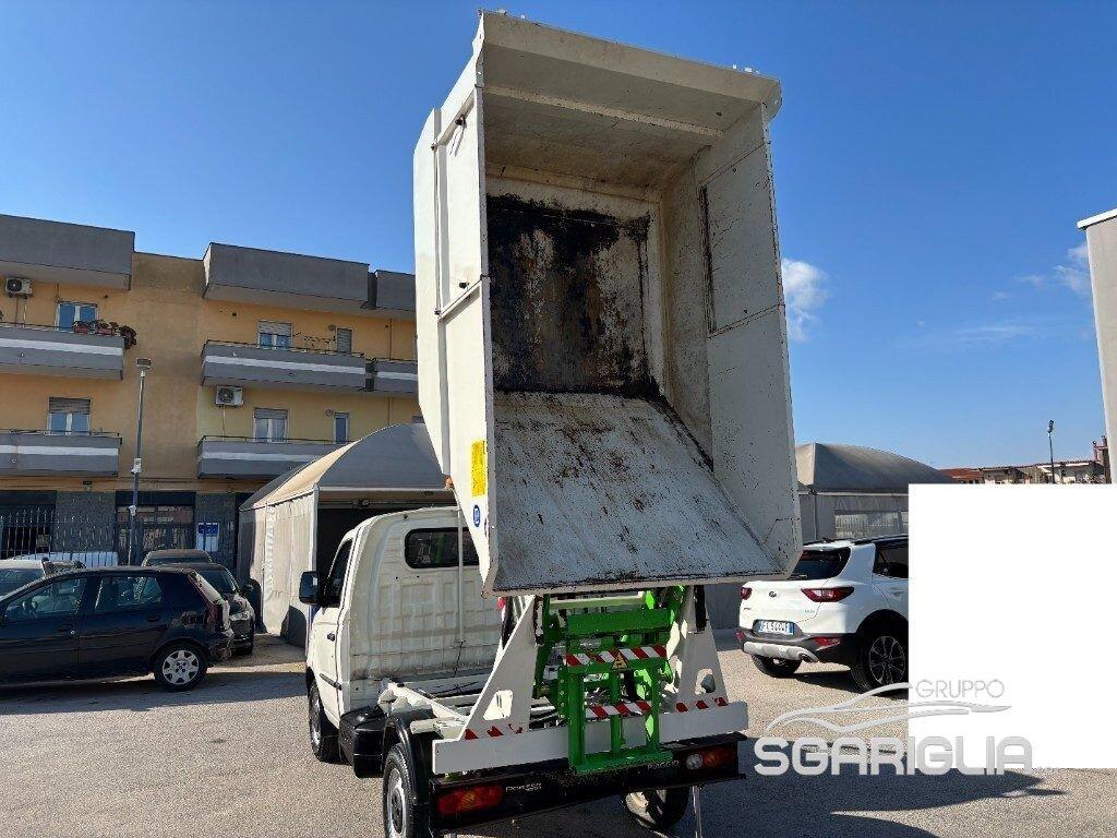 Piaggio Porter GPL Vasca Rifiuti Ribaltabile Compatta