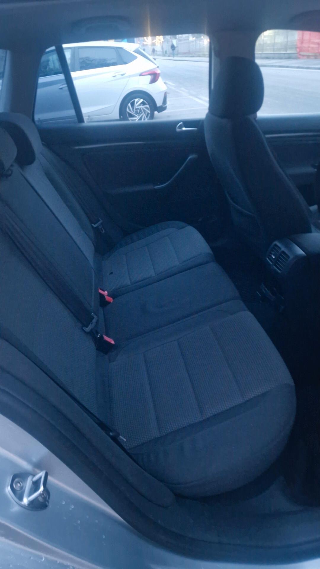 Volkswagen Golf 1.6 TDI DPF 5p. Highline