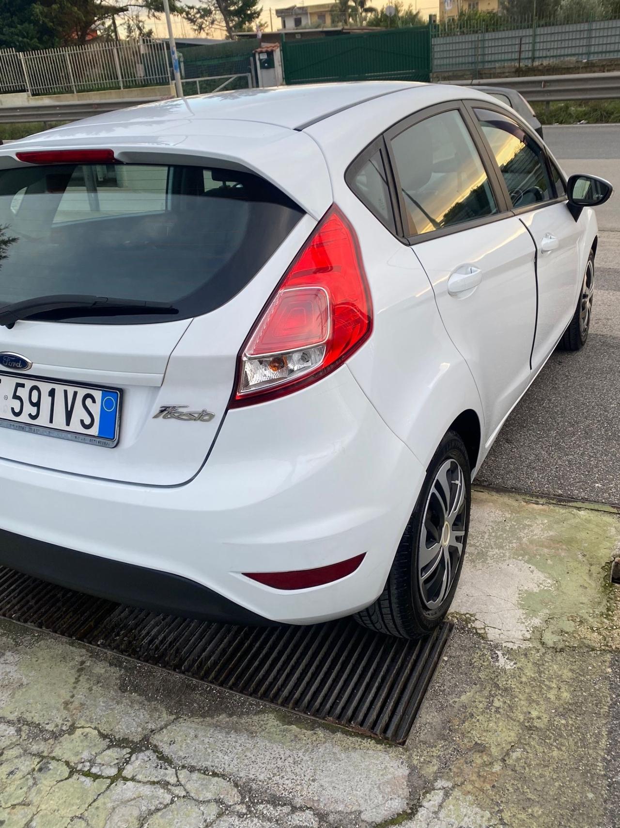 Ford Fiesta Plus 1.5 TDCi 75CV 5 porte
