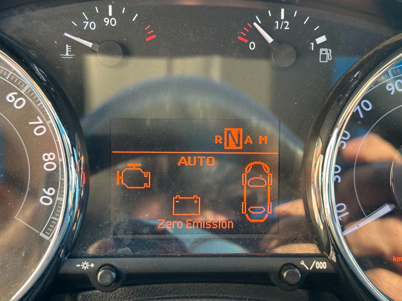 Peugeot 3008 HYbrid4/DIESEL 2012 Stupenda