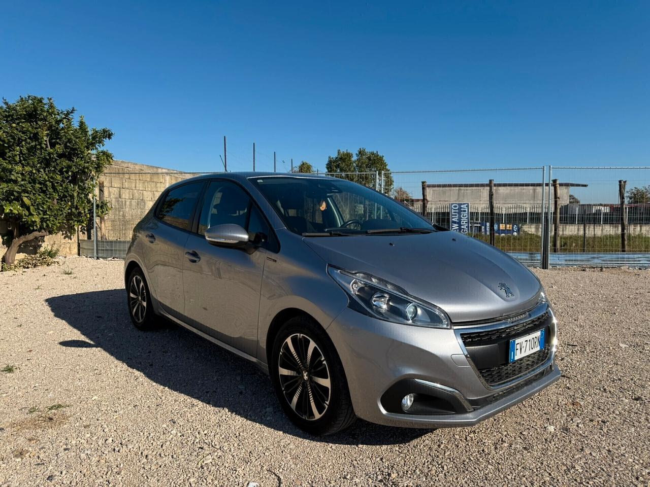 Peugeot 208 PureTech 82 Stop&Start 5 porte Signature