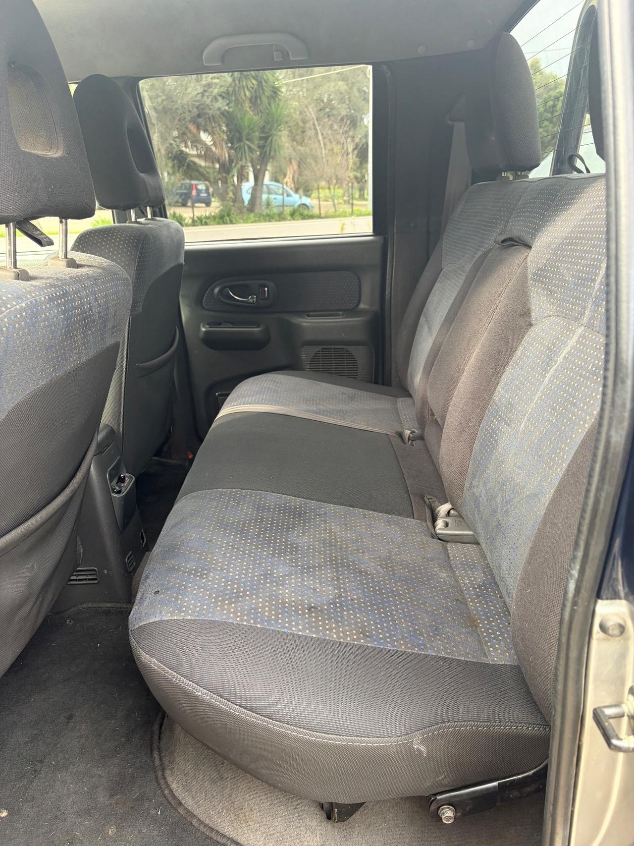 Mitsubishi L200 2.5 TDI 4WD Club Cab Pick-up GLS