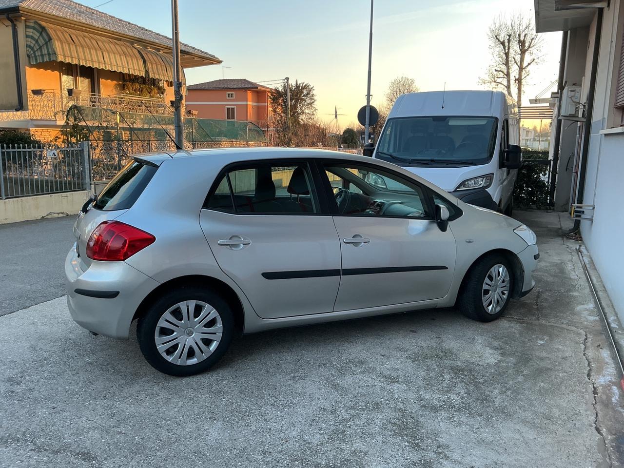 Toyota Auris 1.4 D-4D 5 porte Sol - ok neopatentati