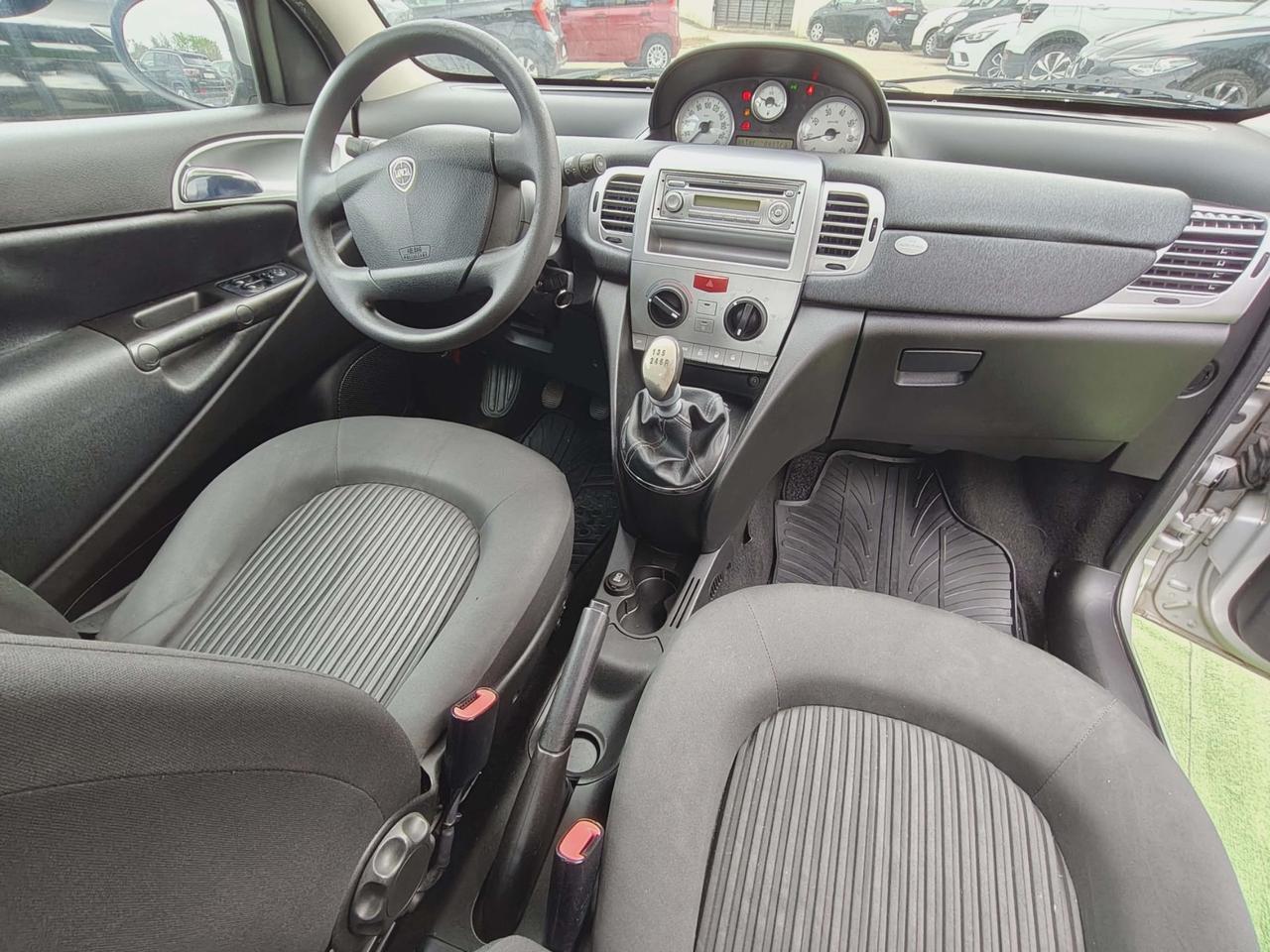 Lancia Ypsilon 1.4 16V Platino - 2010