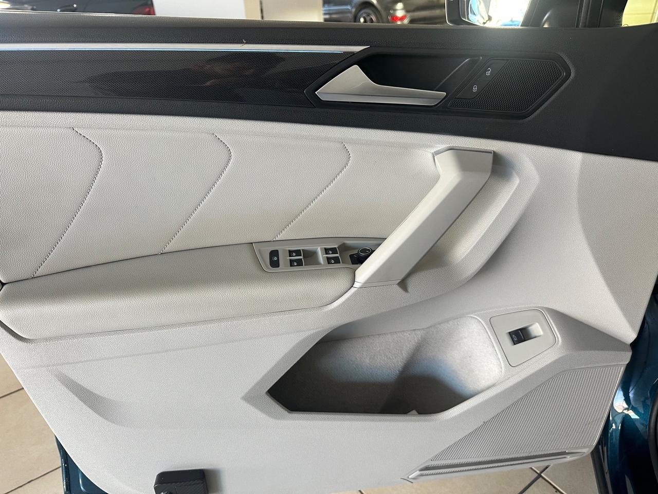 Volkswagen Tiguan 2.0 TDI 200 CV SCR DSG 4MOTION Elegance