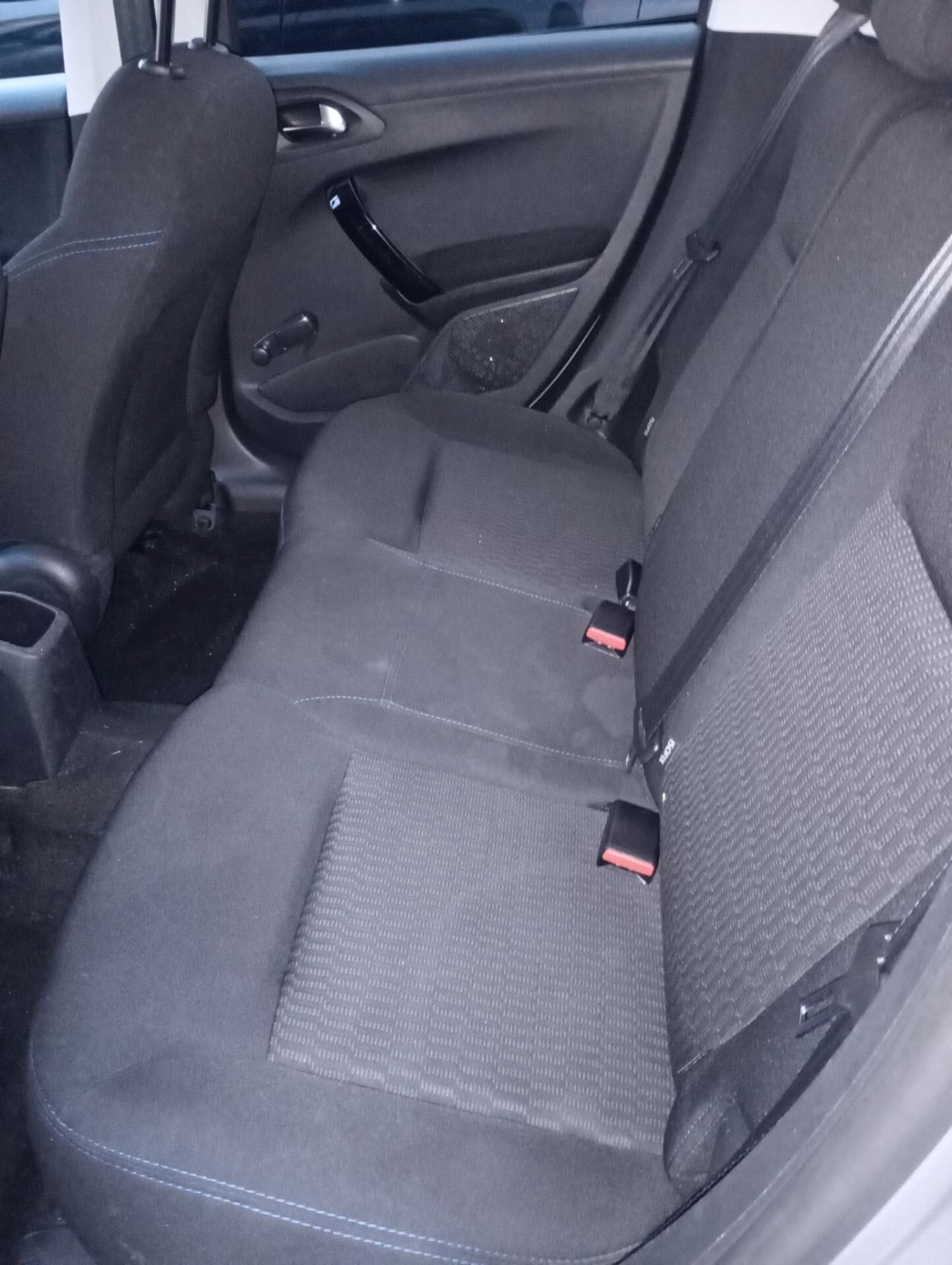 Peugeot 208 BlueHDi 100 S&S 5 porte Signature