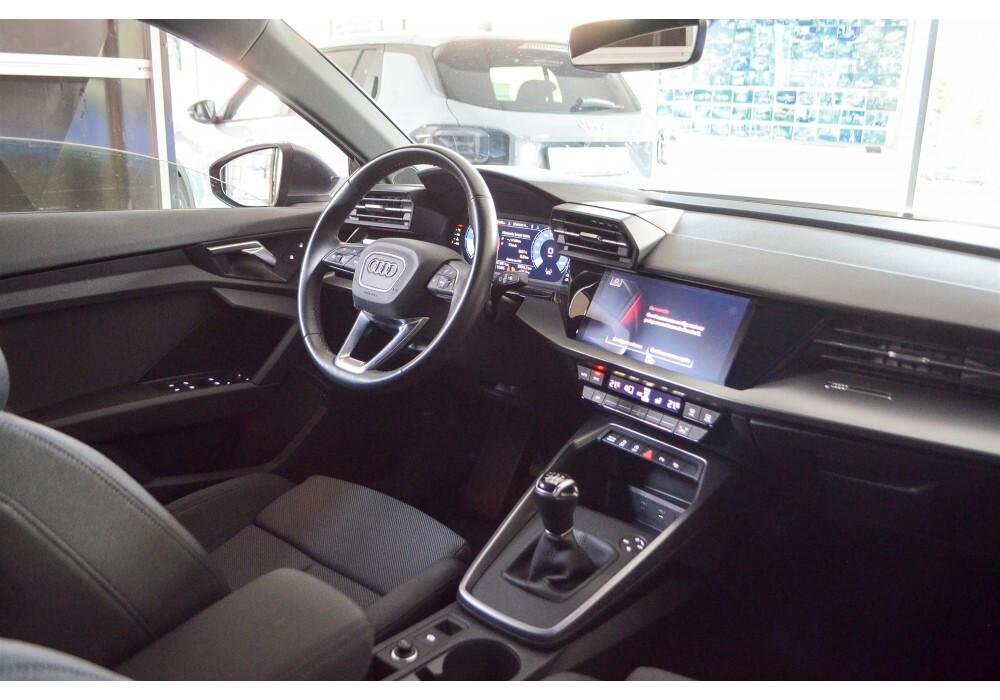 Audi A3 Sedan 30 TFSI S line edition
