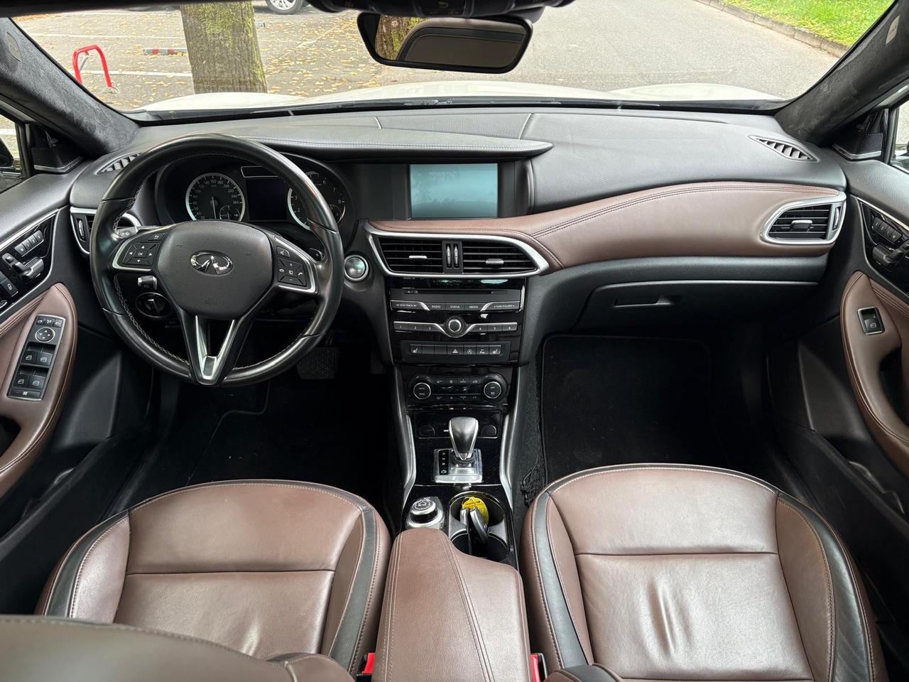 Infiniti QX30 2.0 turbo DCT AWD Luxe Tech