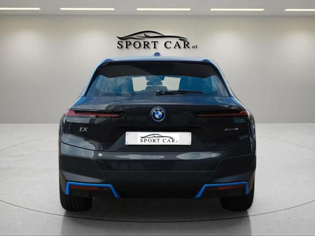 BMW iX xDrive40 Pacchetto Sportivo