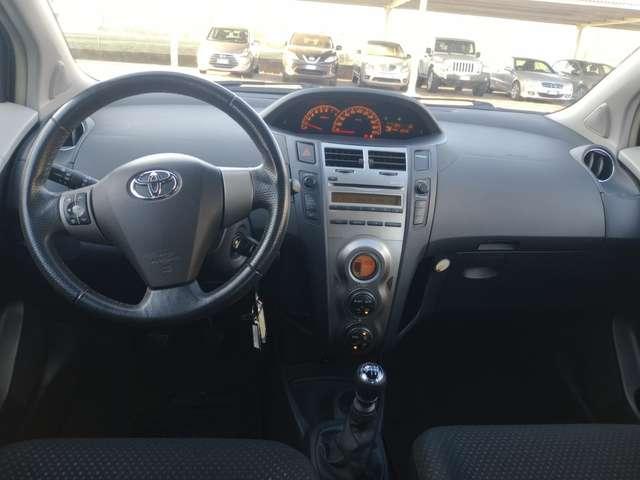 Toyota Yaris Yaris II 2005 5p 1.3 dual Sol my10